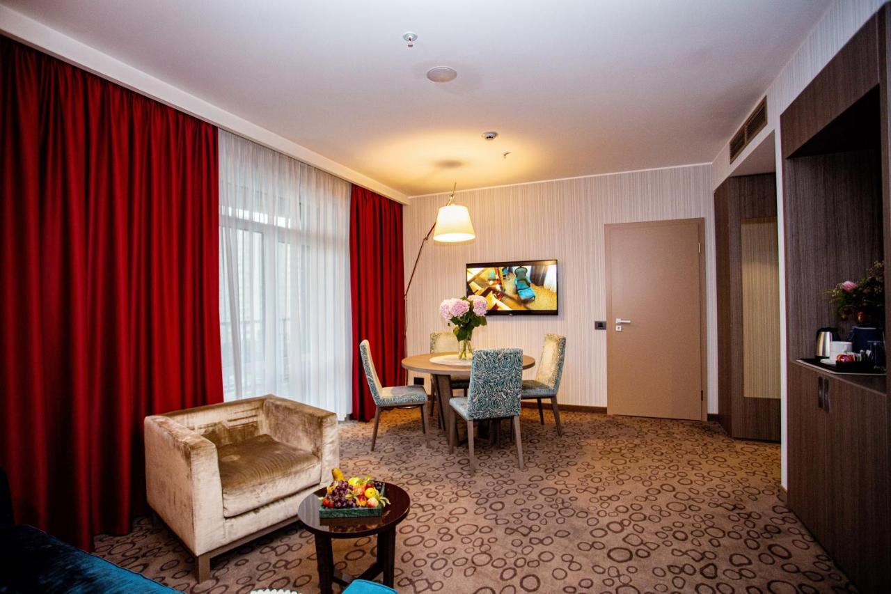 Domina Hotel נובוסיבירסק מראה חיצוני תמונה